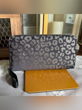 kate spade Metallic Leopard Zip Wallet - Black & Silver
